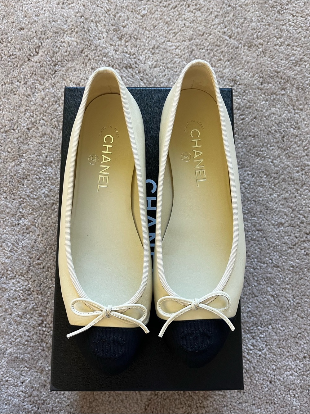 Chanel Authentic Ivory Ballet Flats Size 39 - Picture 10 of 15